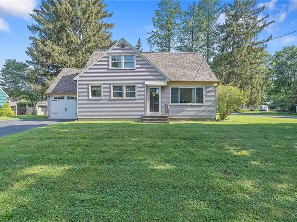 114 Elizabeth Dr, North Syracuse, NY 13212