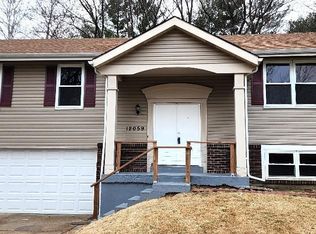 12059 El Camara Dr, Florissant, MO 63033