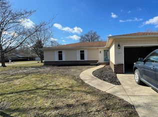 3200 Suncrest Dr, Danville, IL