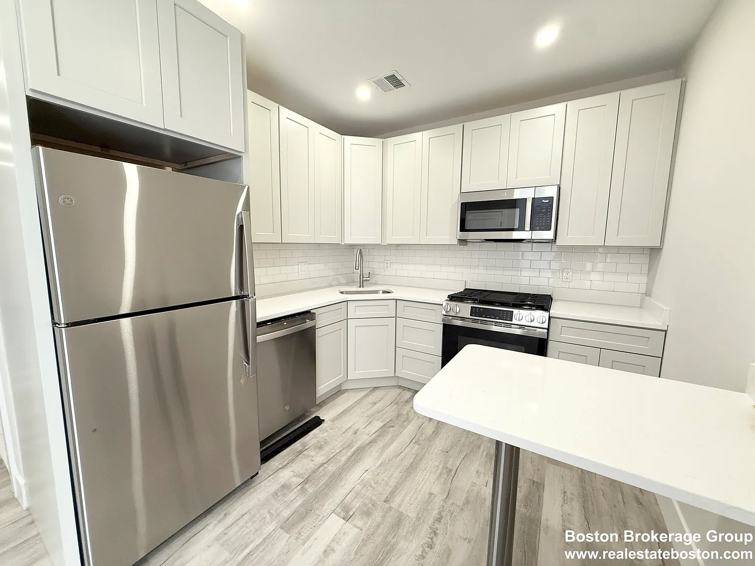 3 bed, $3,300 — Photo 1