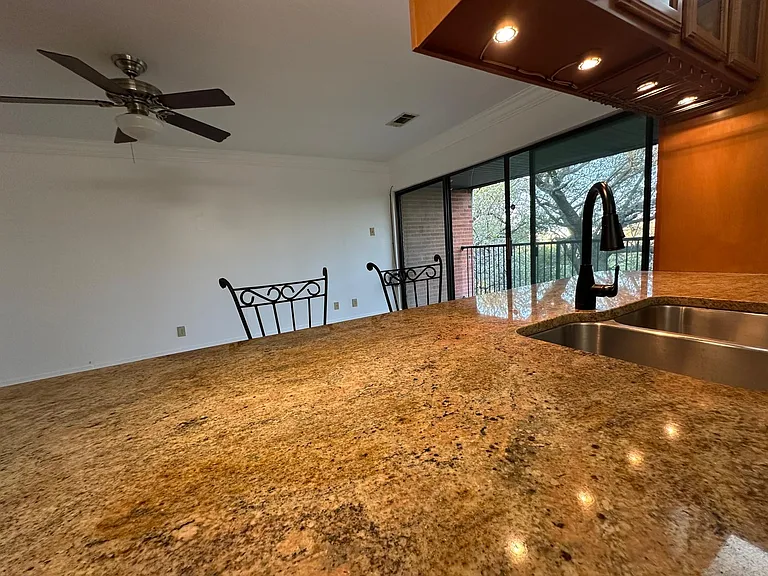 510 E Avenue J #C — Photo 7