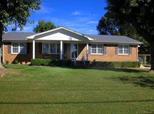 37 W Prospect Rd, Fayetteville, TN 37334