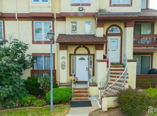 305 Michaels Ct, Woodbridge, NJ 07095