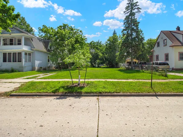 1274 Cherry St, Green Bay, WI 54301