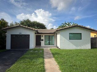 5209 Cleveland St, Hollywood, FL 33021