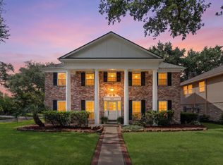 3030 Broadmoor Dr, Sugar Land, TX 77478