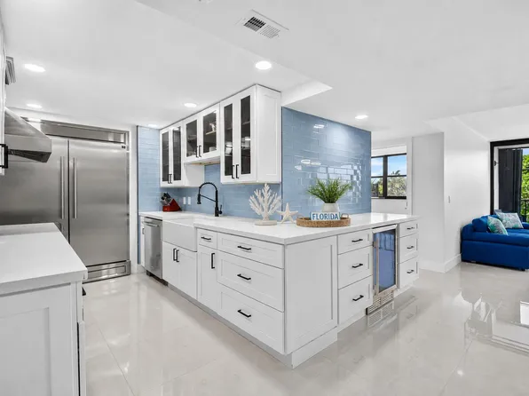 5600 N Flagler Drive Unit 207, West Palm Beach, FL 33407