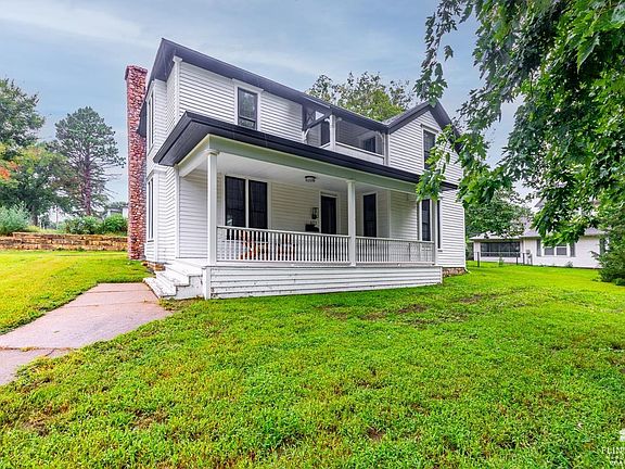 2nd image of 601 Poplar St