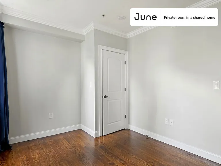 490 Washington St #D — Photo 2