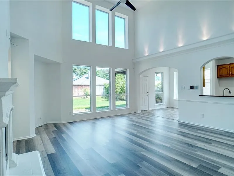 4 bed, 2779 sqft, $3,250 — Photo 2