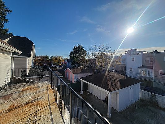 4th image of 109-32 207th St #2