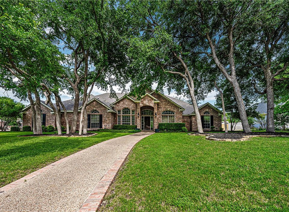 1st image of 1060 Hidden Valley Ct