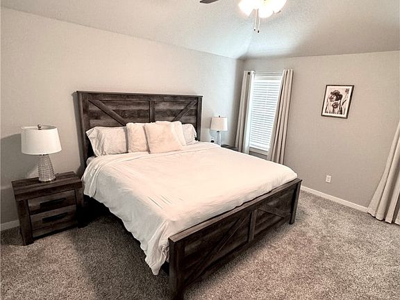 2nd image of 1923 Cambria Dr