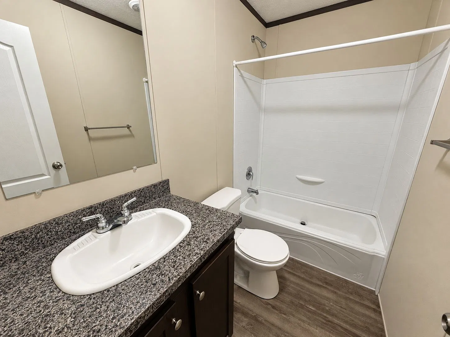 Open-Concept Floor Plan! — Photo 4