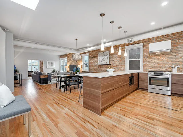 1742 N Winchester Ave #203 — Photo 11