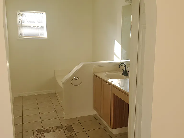 665 Brightview Dr — Photo 12