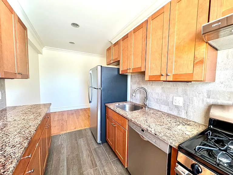 855 Broad Ave — Photo 21