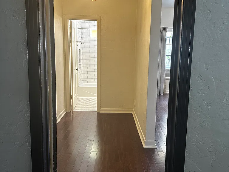 314 N Curson Ave #104 — Photo 3