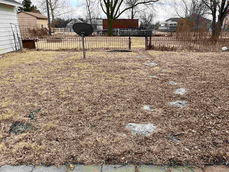 307 W Concord Ave, Holyrood, KS 67450 Zillow