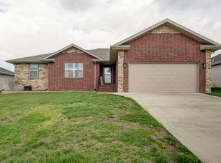 3825 W Deerfield St, Springfield, MO 65807