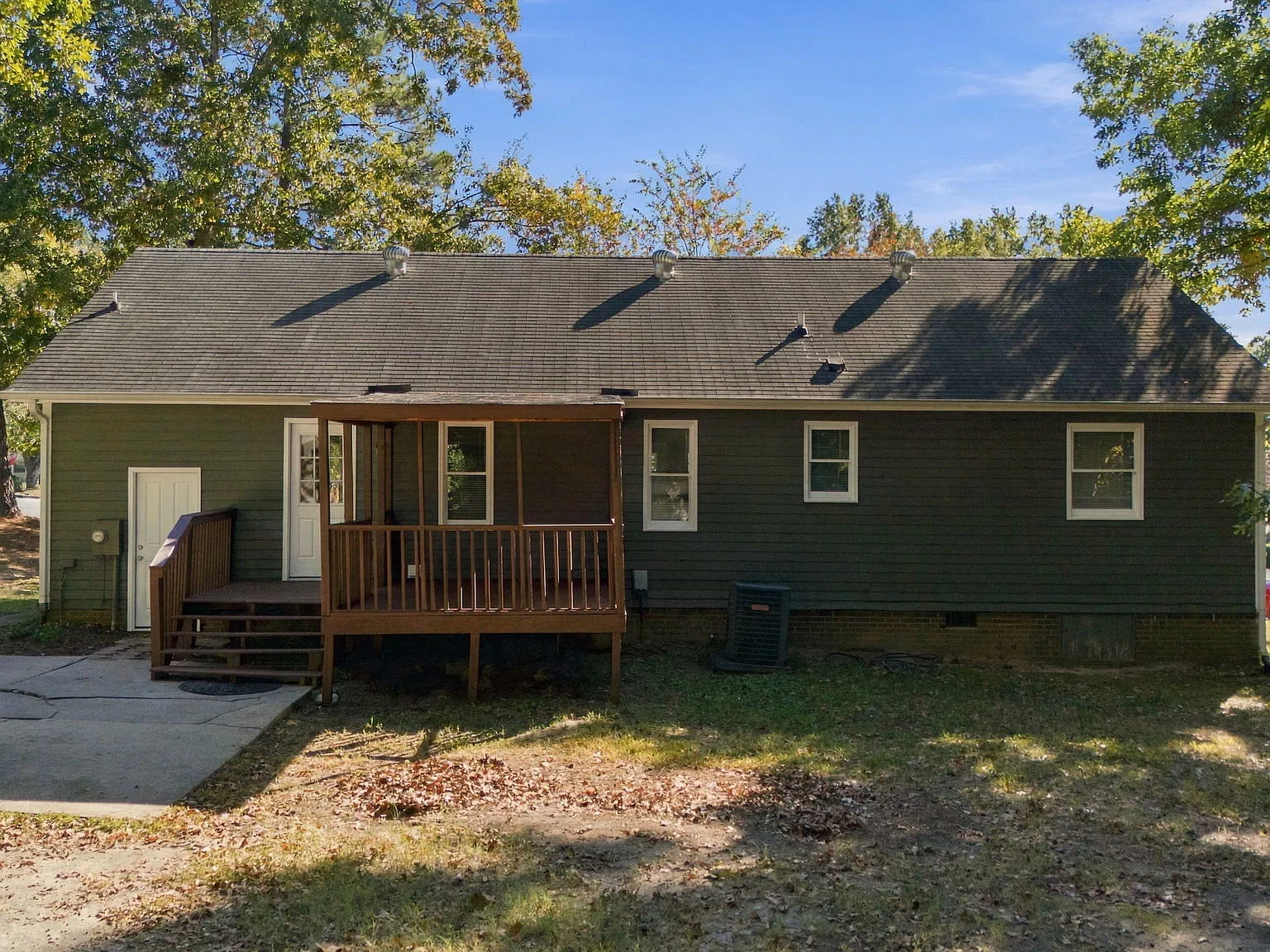 3 bed, 1432 sqft, $1,895 — Photo 3