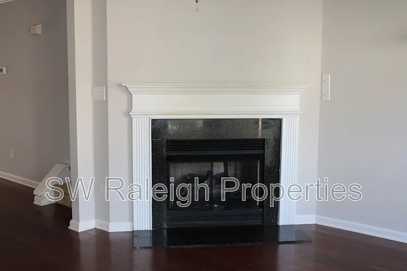 3 bed, 3.0 bath, 1677 sqft, $1,850 — Photo 3