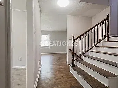 3 bed, 2.0 bath, 1717 sqft, $1,695 — Photo 4
