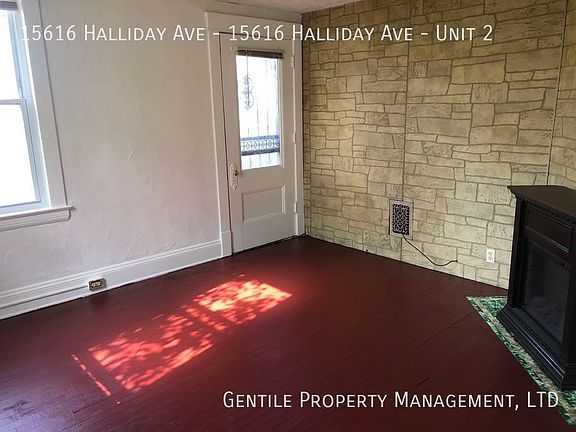 4th image of 15616 Halliday Ave Unit 2