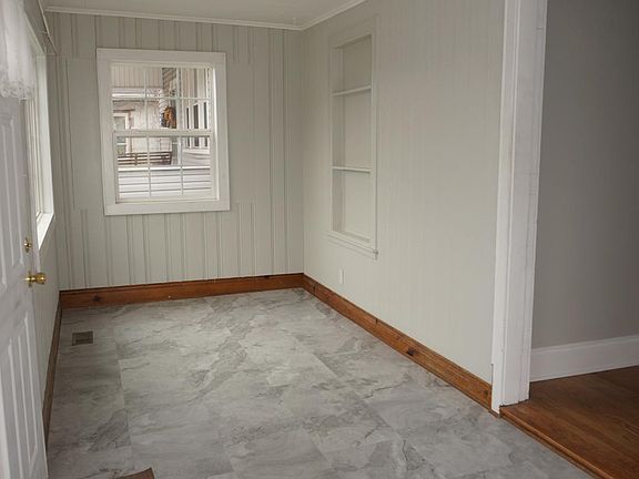 4th image of 234 Henson Ave