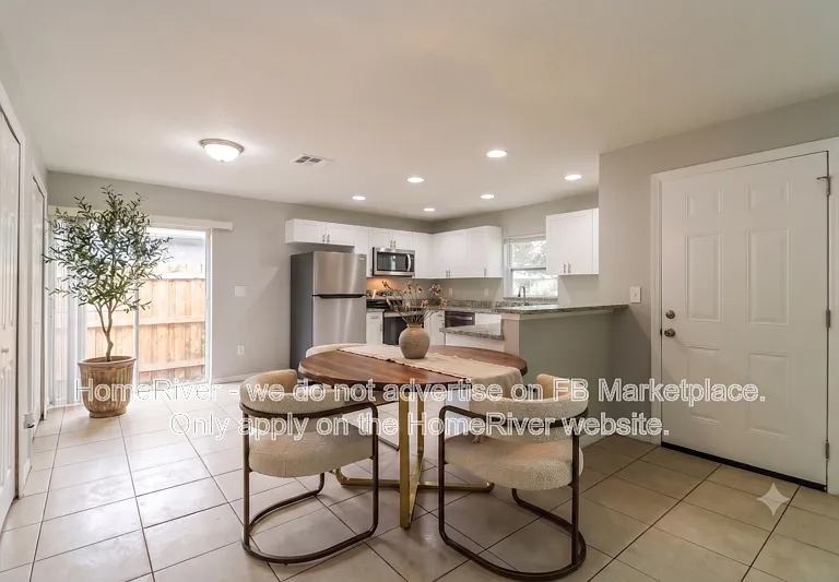 2213 E Emma St — Photo 3