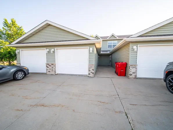 1803 Daniel Ln NE, Stewartville, MN 55976