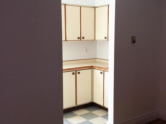 2nd image of 58 N Pearl St #2