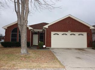 1921 Chandler Ln, Arlington, TX 76014