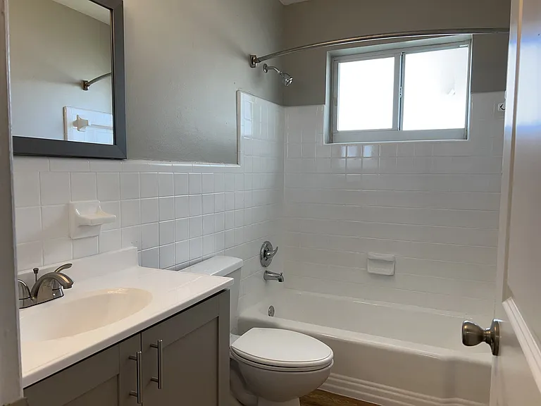 Biscayne Gardens Apartments — Photo 16