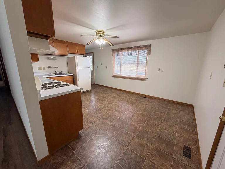 4 Florentine Ct — Photo 3