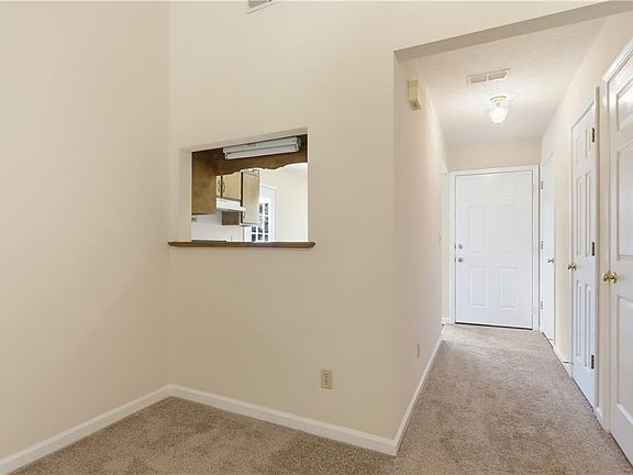 4th image of 7 Frances Dr NW