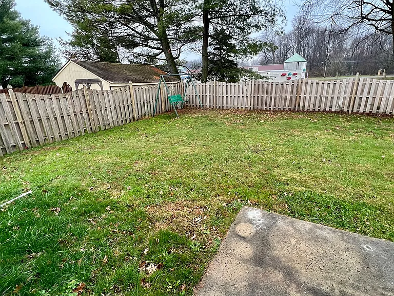 4233 Remo Crescent Rd — Photo 30