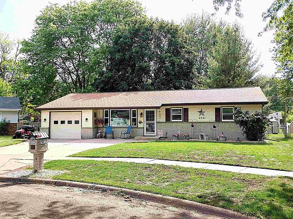 2nd image of 2321 Devon Ct