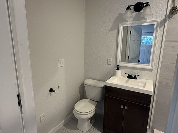 5th image of 113 E 3rd St