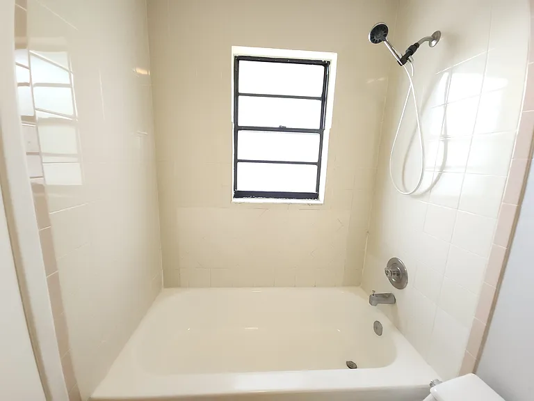 1140 Plaza Comercio NE #2 — Photo 21
