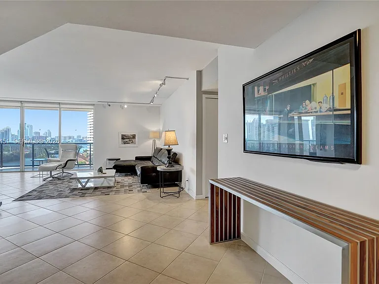 19667 Turnberry Way #9B — Photo 16