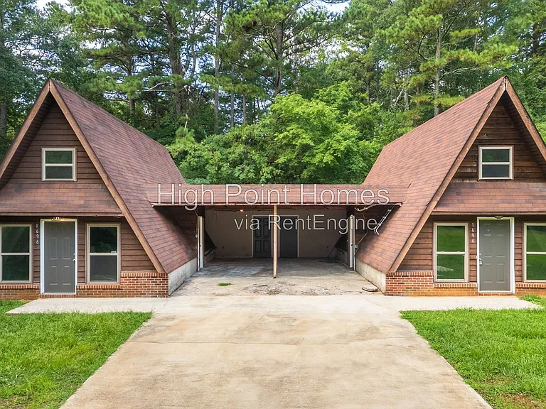 1696 Johnson Rd #B — Photo 2