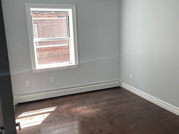 4th image of 15427 20th Ave #1
