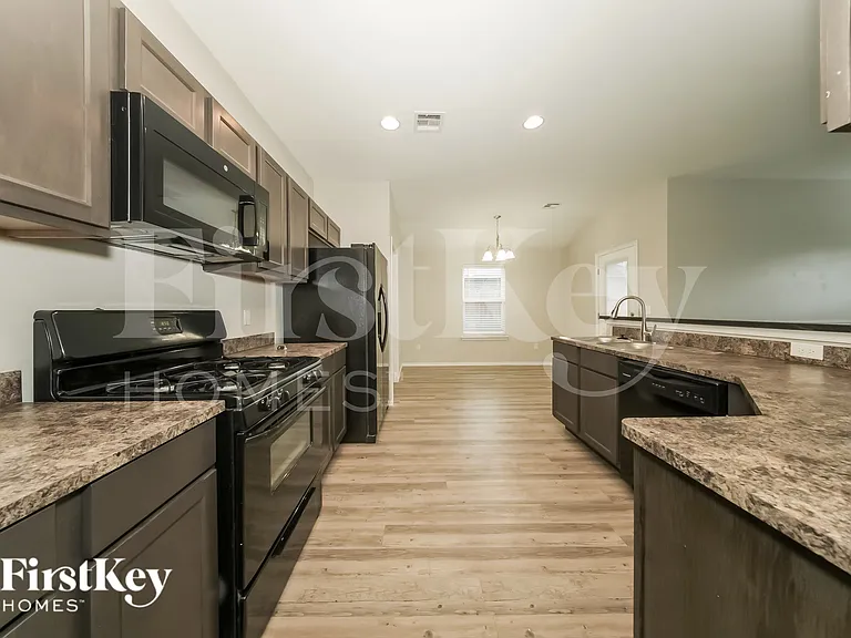 1885 Bradford Pl — Photo 6