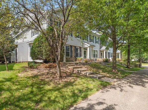 1192 Hillvale Ave N, Oakdale, MN 55128