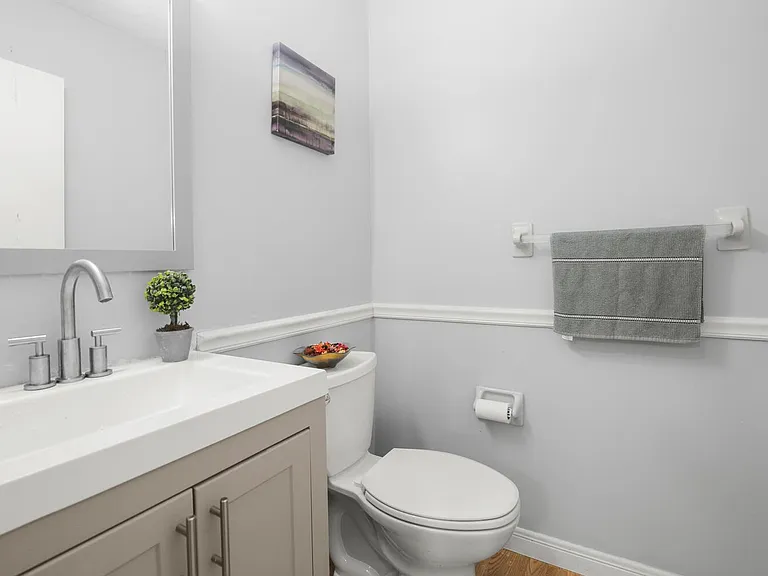 358 Loveland Rd — Photo 10