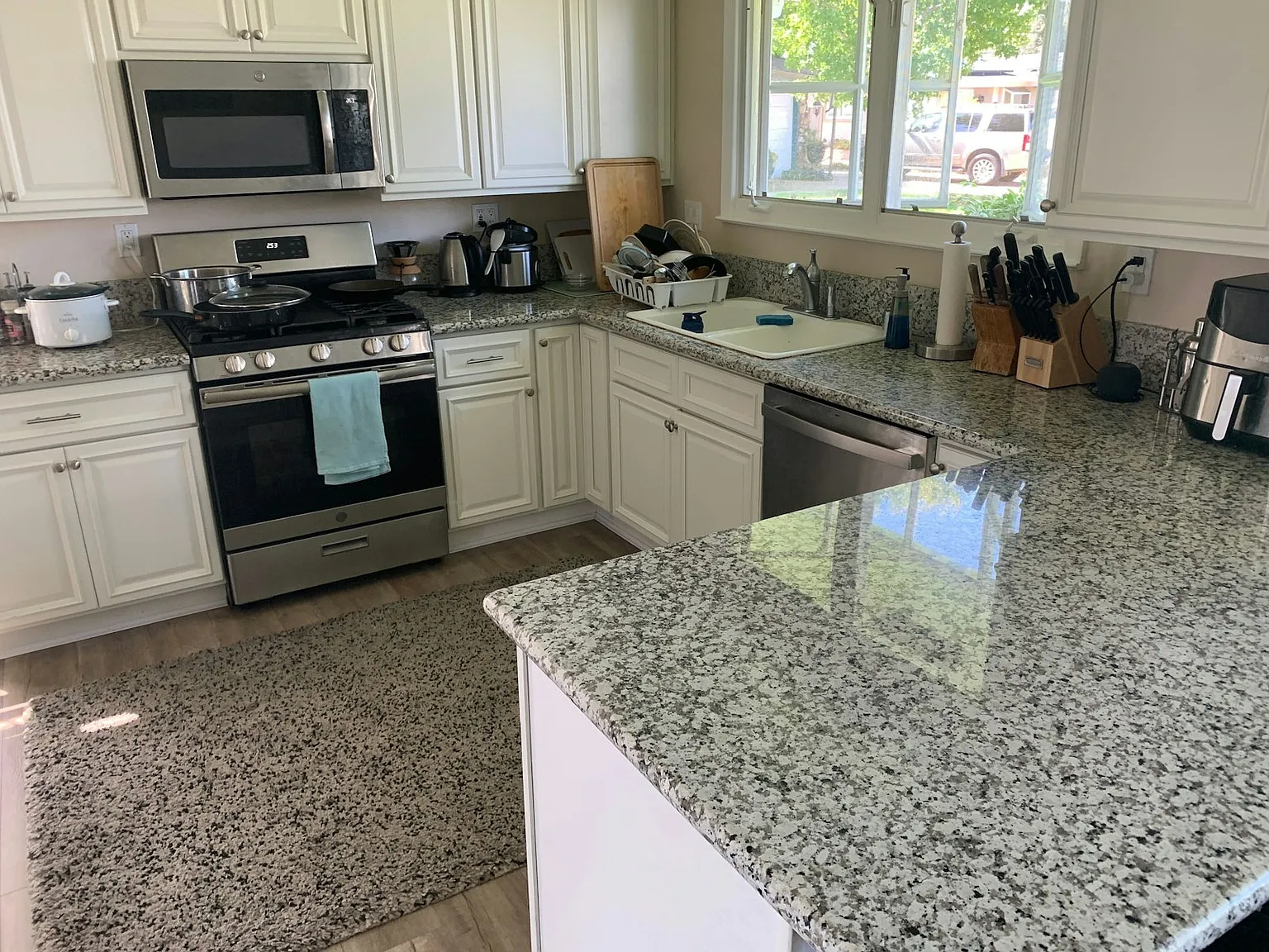 1059 Presidio Drive — Photo 3