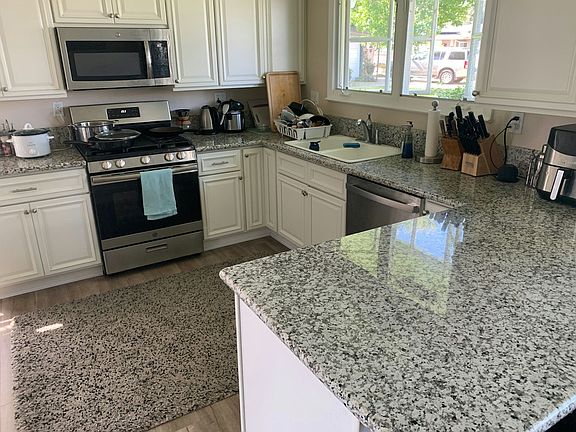3rd image of 1059 Presidio Dr