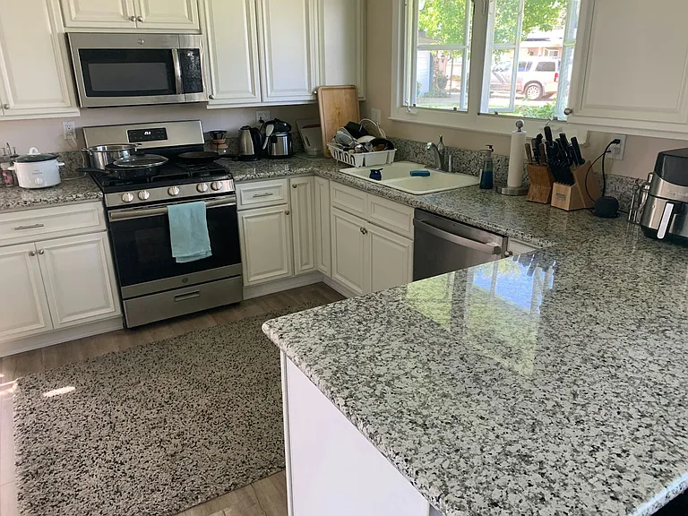 1059 Presidio Dr — Photo 3