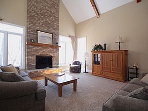 3rd image of 3882 Creekside Ct
